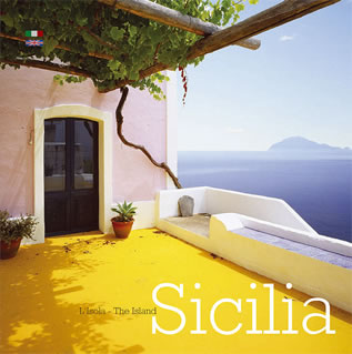 Sicilia, l'Isola - The Island
Bilingua Italiano e Inglese
Formato: Softcover, 21x21 cm, 240 pagine
ISBN 978-88-95218-0-14
€24,00